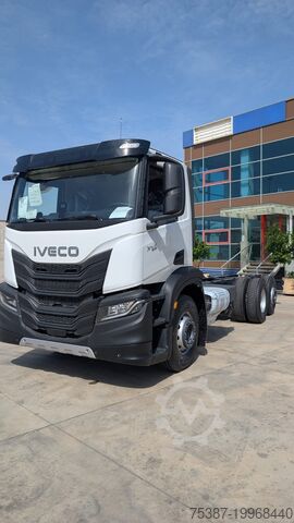 крюковой погрузчик IVECO XWAY 260S54