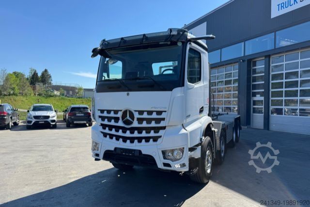 Крюковой мусоровоз MERCEDES-BENZ Arocs 3251 8x4