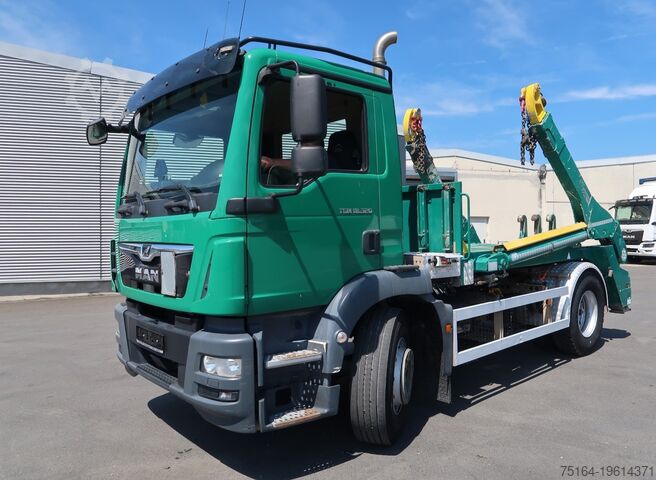 Грузовик со скиповым погрузчиком MAN TGM 18.320 BL 4x2