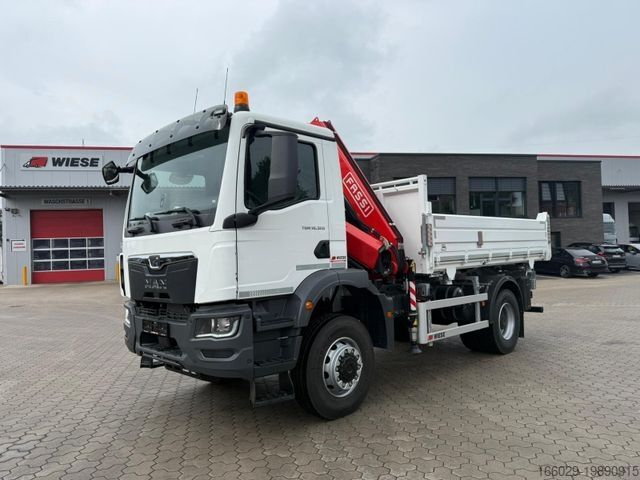 Трехсторонний самосвал MAN 18.320 4x4 mit Fassi Ladekran Sofort Verfügbar