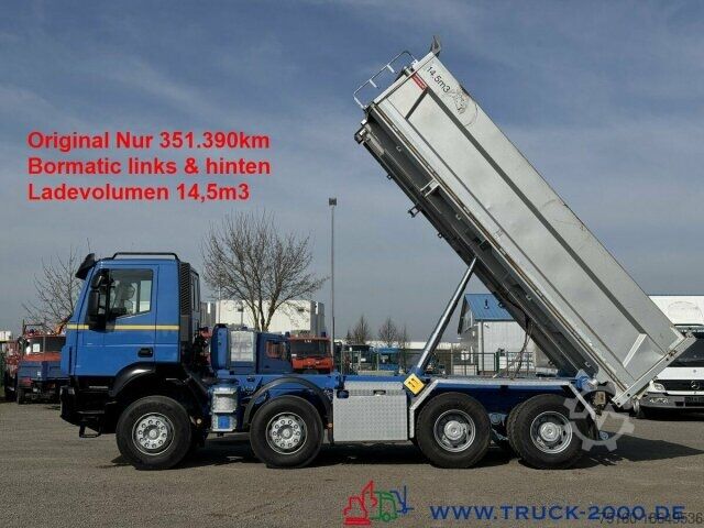 Трехсторонний самосвал Iveco 340T45 Trakker 8x4 Bordmatik Links+Hinten 351TKM