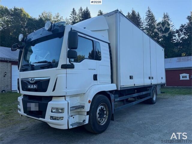 Чемодан MAN TGM 18.290 4x2 Box truck w/ full side opening and