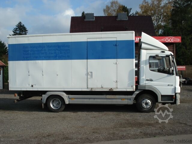 Грузовой автомобиль с кузовом-фургоном Mercedes-Benz 823 L