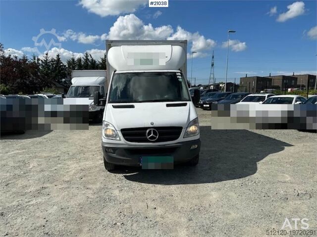 Чемодан Mercedes-Benz Sprinter 316 CDI 8 Pallet Van.