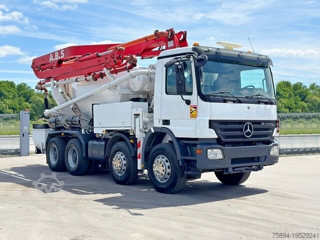 Автобетононасос MERCEDES-BENZ ACTROS 3241* Betonpumpe 21m *8x4 * Top Zustand