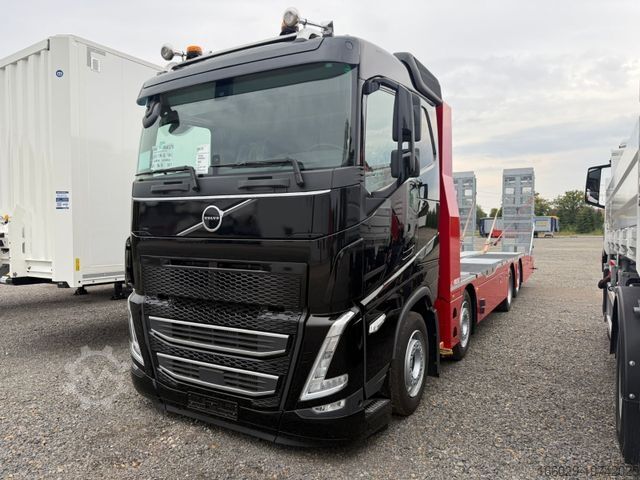 Автовоз VOLVO Arbeitsbühnen Baumaschinentransporter mit Rampen