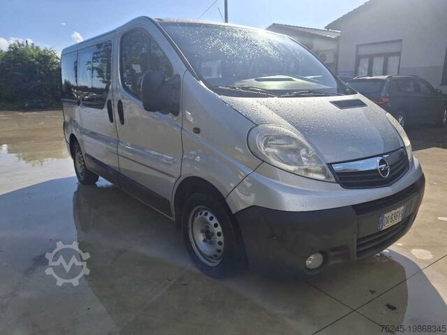 микроавтобус Opel Vivaro 2.0 tdci