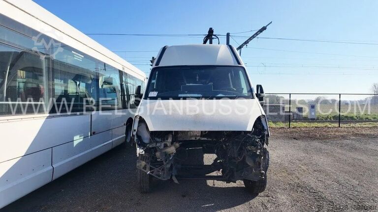 Микроавтобус Iveco DAILY  Broken engine/ All broken parts available