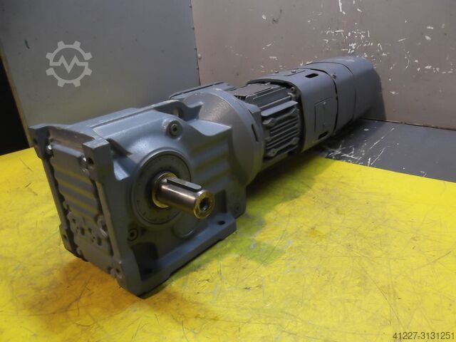 Двигатель редуктора 0,37 кВт 28 об/мин SEW EURODRIVE K47DRS71S4BE05/TH/XV2A
