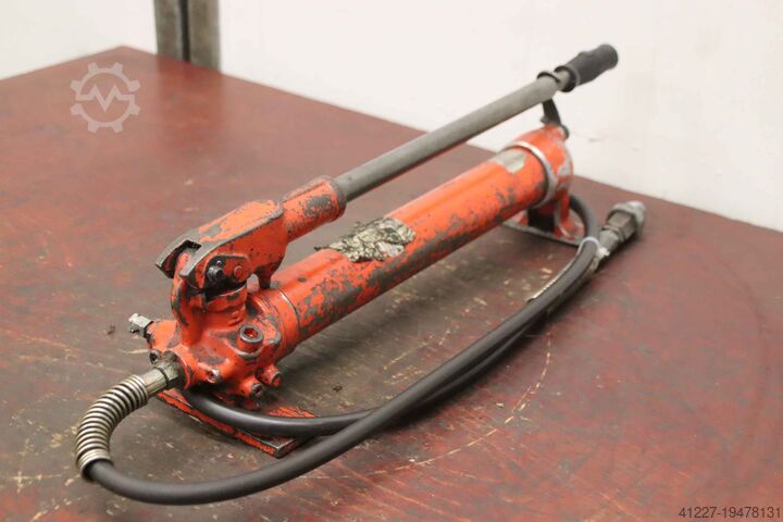 Ручной гидравлический насос 700 бар Yale HPS-1.7