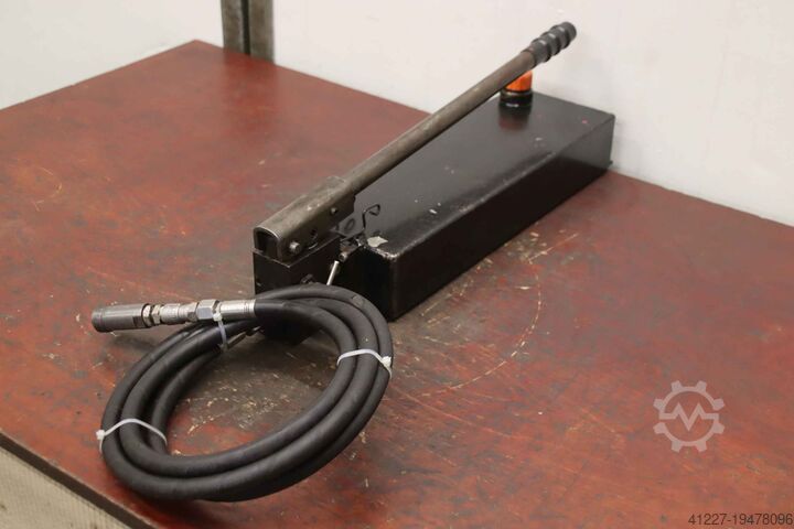 Ручной гидравлический насос 500 бар Lukas ZPH 2A/5