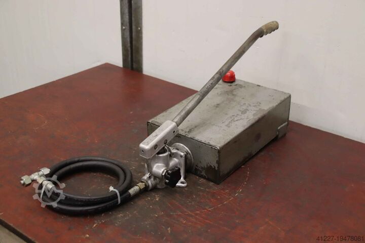 Ручной гидравлический насос 450 бар Lukas ZPH 10/25