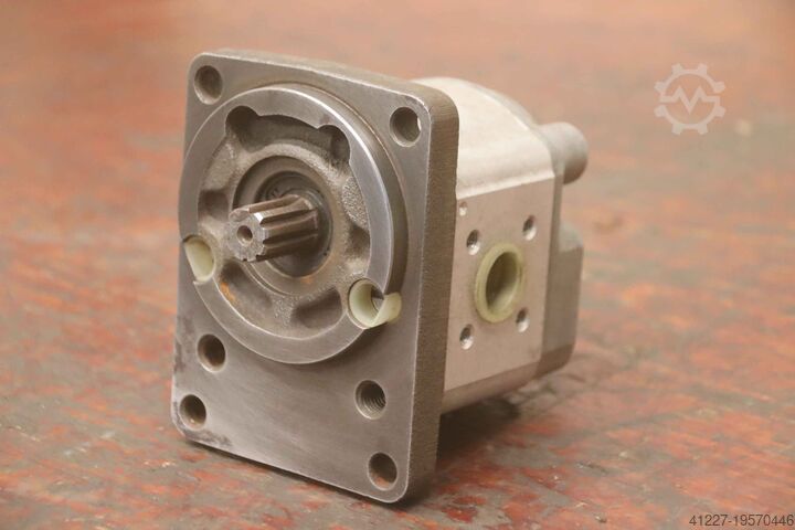 Гидравлический насос Bosch 1 517 222 492