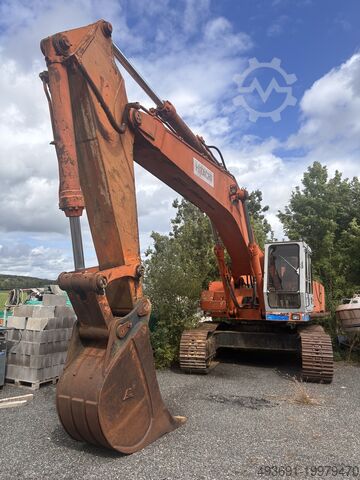 гусеничный экскаватор Hitachi UH181