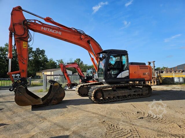 гусеничный экскаватор HITACHI ZX 210 LC