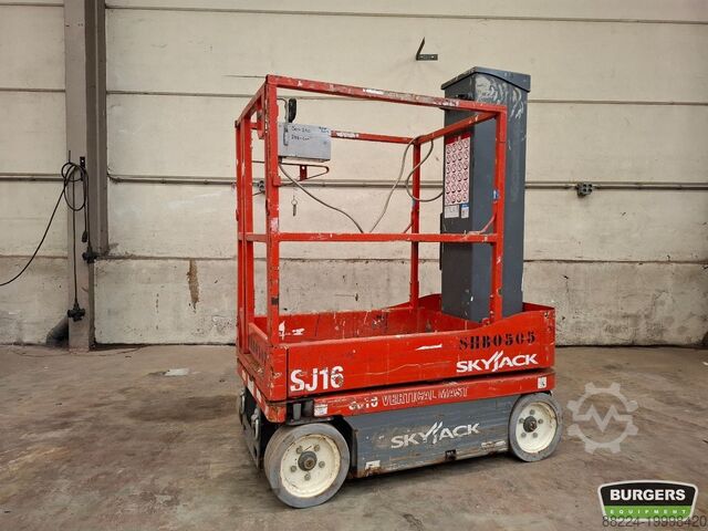 Подъемная платформа Skyjack SJ16