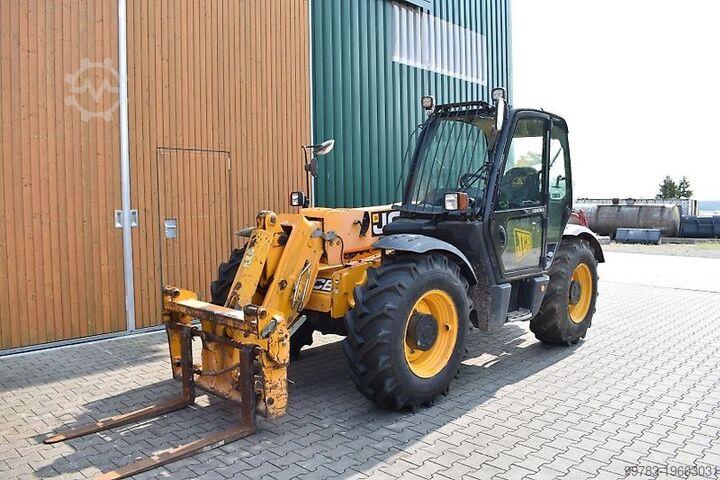 Телескопический погрузчик JCB 531-70
