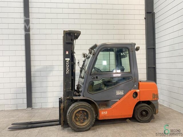 Вилочный погрузчик Toyota 52-8 FDJF 35 FDJF