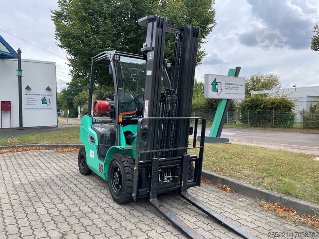 Вилочный погрузчик на сжиженном газе Mitsubishi FG25N