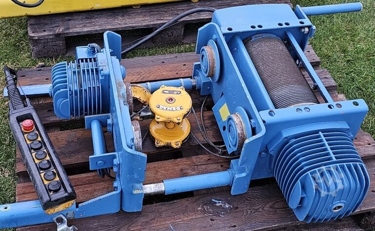 2x DEMAG балка одинаковая DEMAG 2x   PLV 84 NF Laufkatze