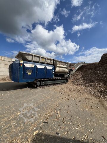 Двухвальный шредер Lindner Urraco 95