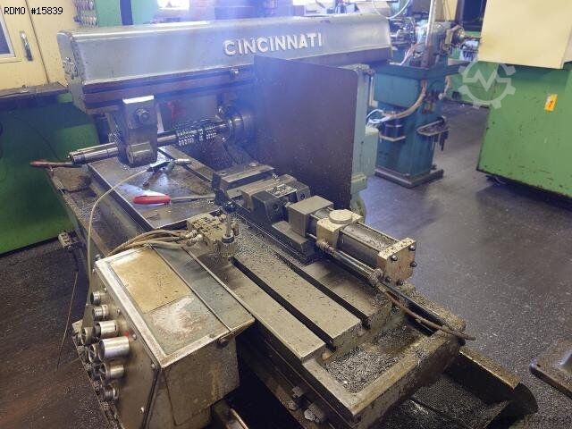 Фрезерный станок CINCINNATI 100 POW
