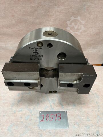 Двухкулачковый патрон  