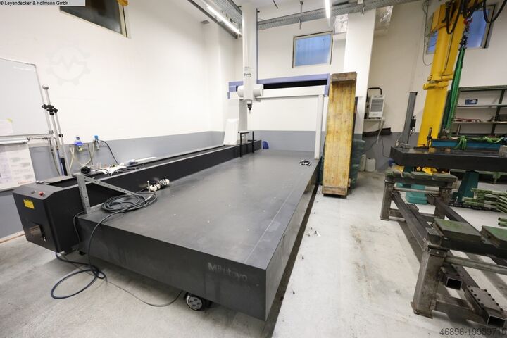 Координатно-измерительная машина MITUTOYO Crysta APEX C 16401