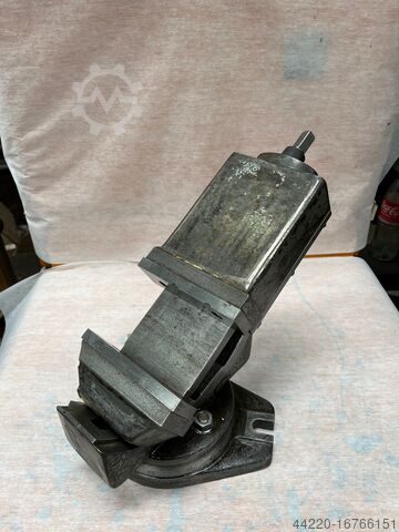 Универсальные тиски  