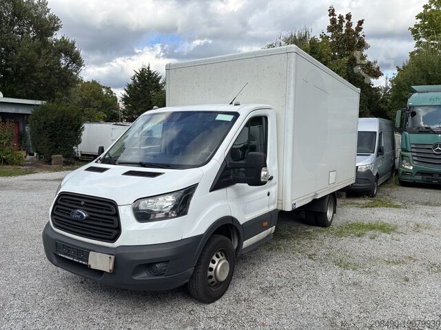 Транспортер с чемоданом Ford Transit 350