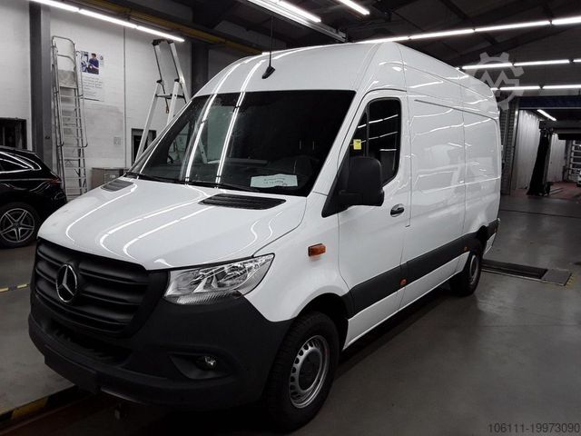 Фургон с высокой крышей MERCEDES-BENZ Sprinter 317 CDI III KastenH2L2/KAM360/RWD/SCHWI