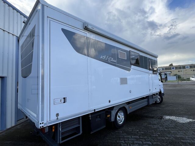 Грузовик с автодомом Mercedes-Benz Atego 818