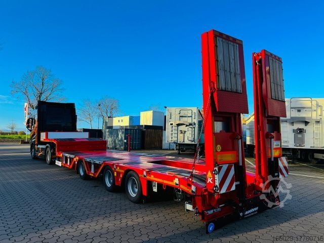 Низкорамный полуприцеп KÄSSBOHRER SLAR3 Tele Tiefbett Radmulden metallisiert