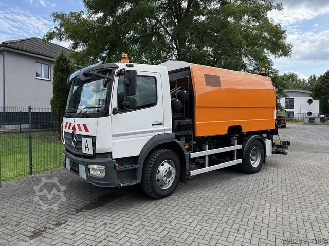 Подметальная машина MERCEDES-BENZ Atego 1323 Faun Viajet 6 HD Heckabsaugung