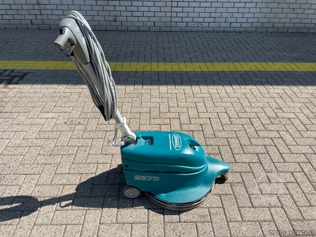 Подметальная машина Tennant 2370