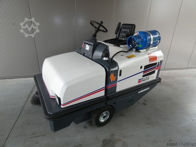 Вакуумная подметальная машина Dulevo 90BK