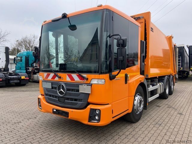 Мусоровоз MERCEDES-BENZ 2630 ECONIC 6x2 Zoeller Medium X2i Delta Lenka.