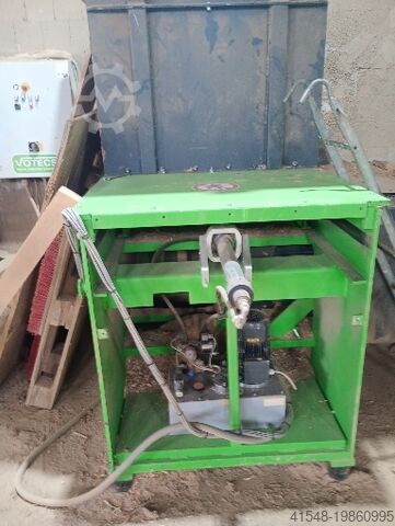 дробилка для дерева Votecs EZ 10-2