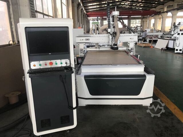 Обрабатывающий центр WOODLAND MACHINERY SX1325A-12