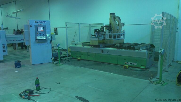обрабатывающий центр BIESSE Rover 23