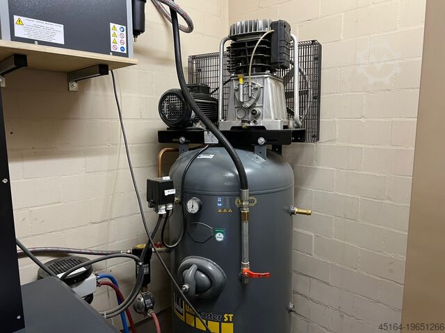 Поршневой компрессор Schneider UNM  STS 660-10-270