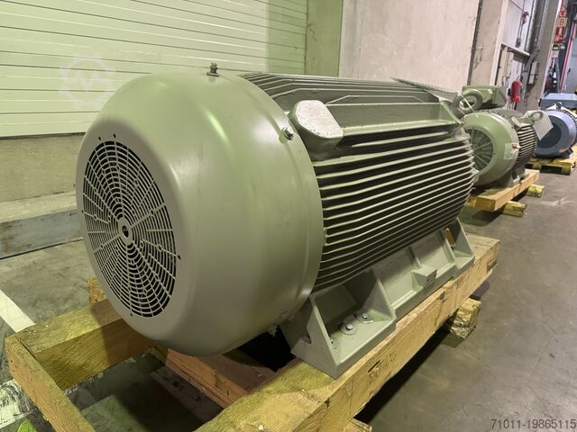 электродвигатель Siemens 1LE56033BB590AK5-Z