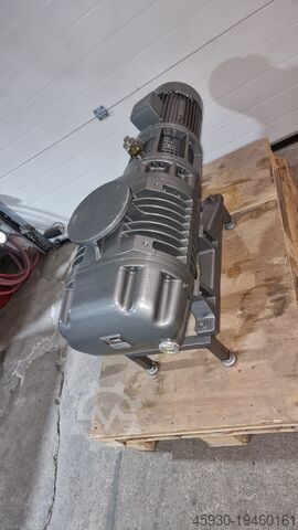 Вакуумный насос с вращающимися поршнями Leybold WA1000