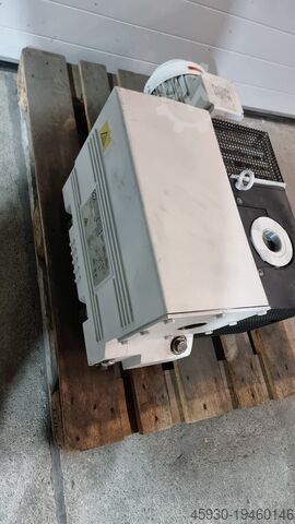 Вакуум-насос с вращающимися лопатками Leybold SV200