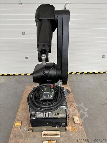 Промышленный робот Stäubli RX160 Stäubli RX160