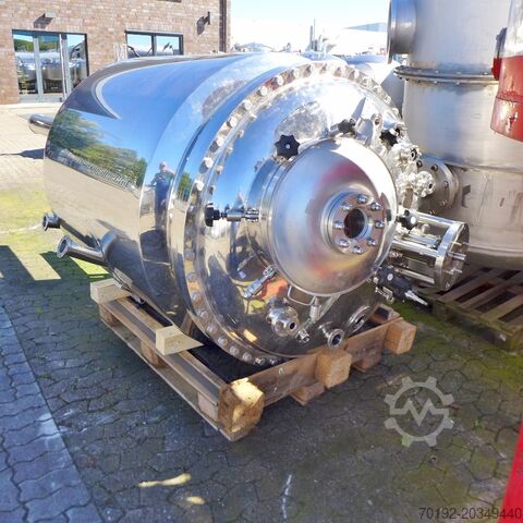 1700-литровый нагреваемый/охлаждаемый напорный резервуар из V4A с мешалкой типа Becher.  9268