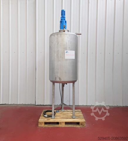 Смесительный бак 600 л - -