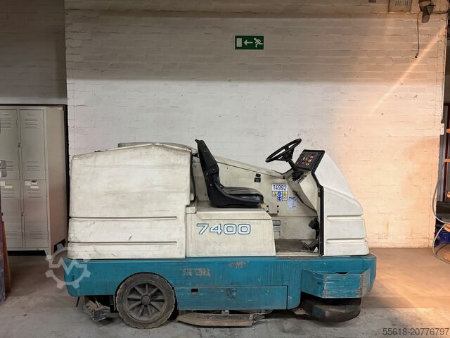 поломоечная машина Tennant 7400