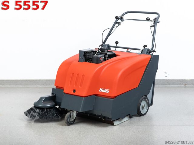 Подметальная машина Hako Sweepmaster P800 Hako Sweepmaster P800 Benzin - 2017y