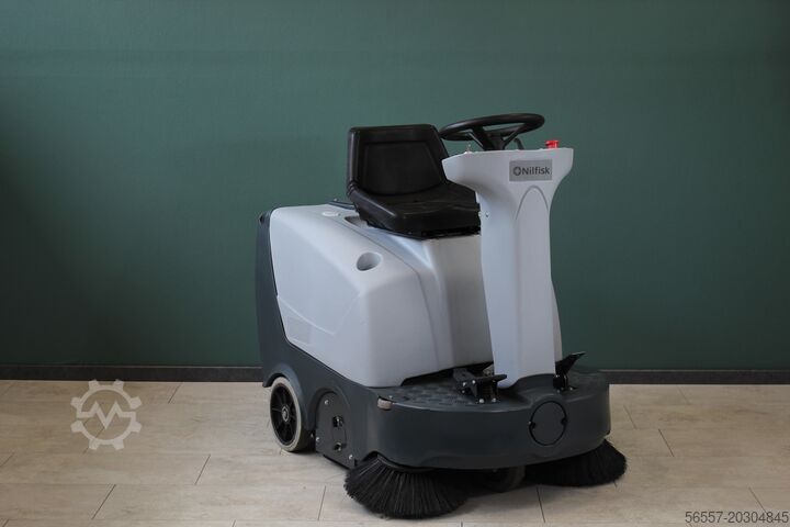 Подметальная машина Nilfisk Advance SR 1000 P